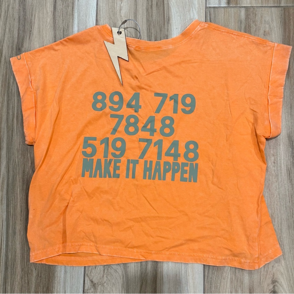NWT MAP Cropped Tee-> POWER ON A TEE